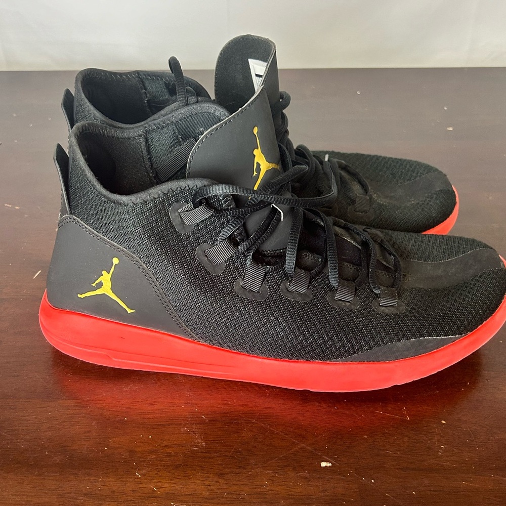 Men's Jordan Reveal Shoes size 11.5 Black and Red